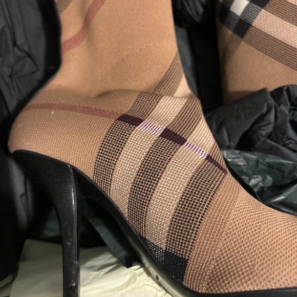 Burberry knee boot - Picture 2 of 8